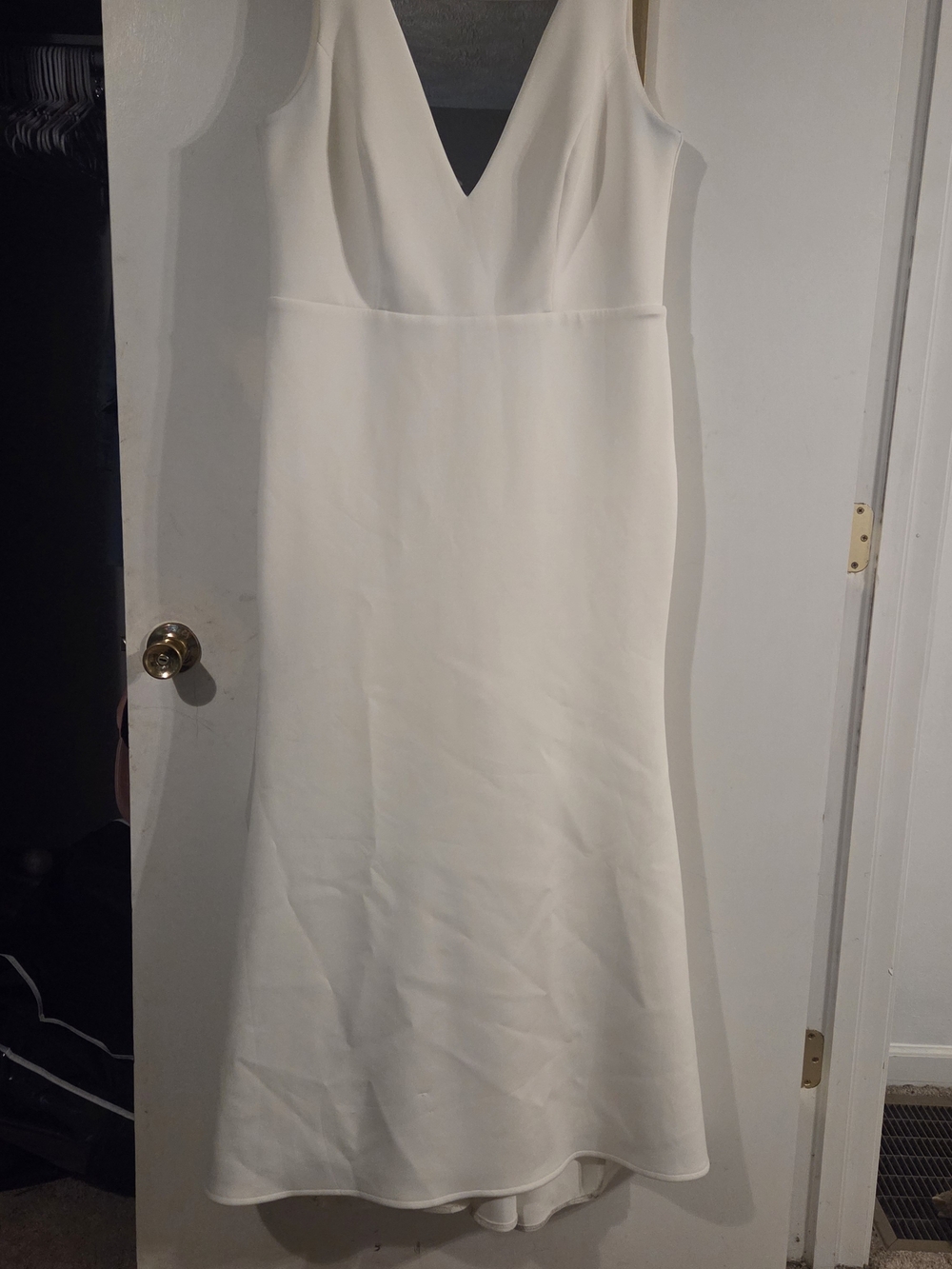 Luxe White V-Neck Sleeveless Wedding Dress